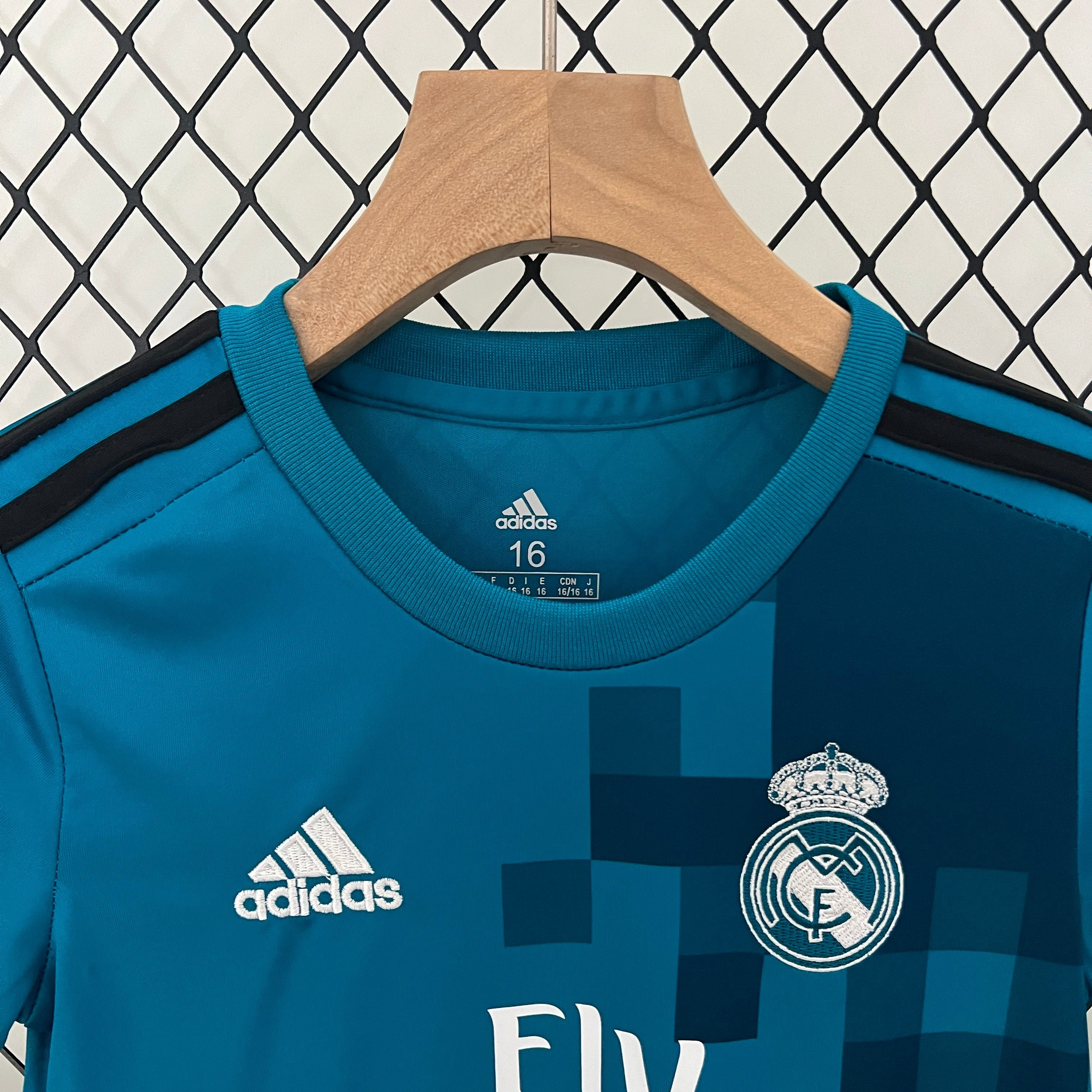 Real Madrid Retro Kindertrikot 2017-18