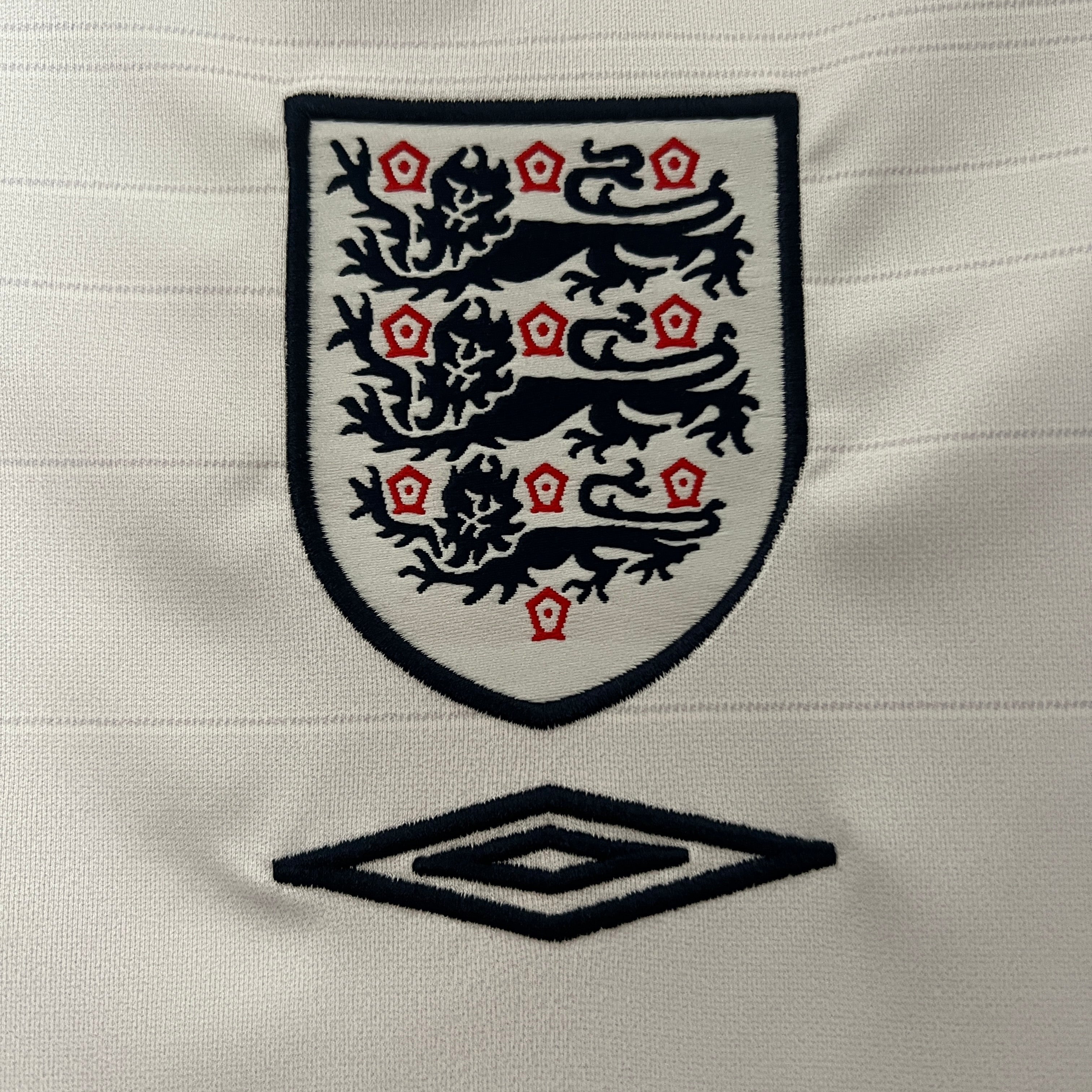 Engeland thuisshirt 2004
