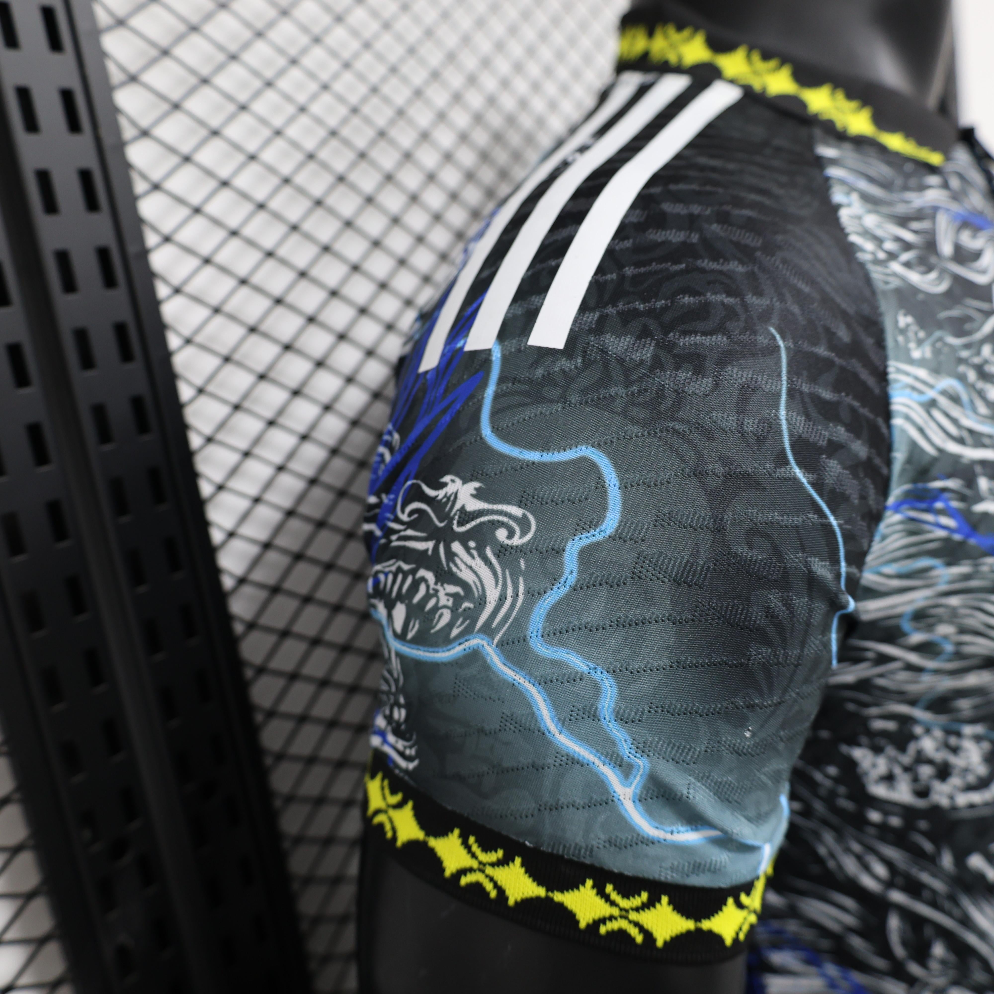 Real Madrid "Thunder Dragon" speciale kit