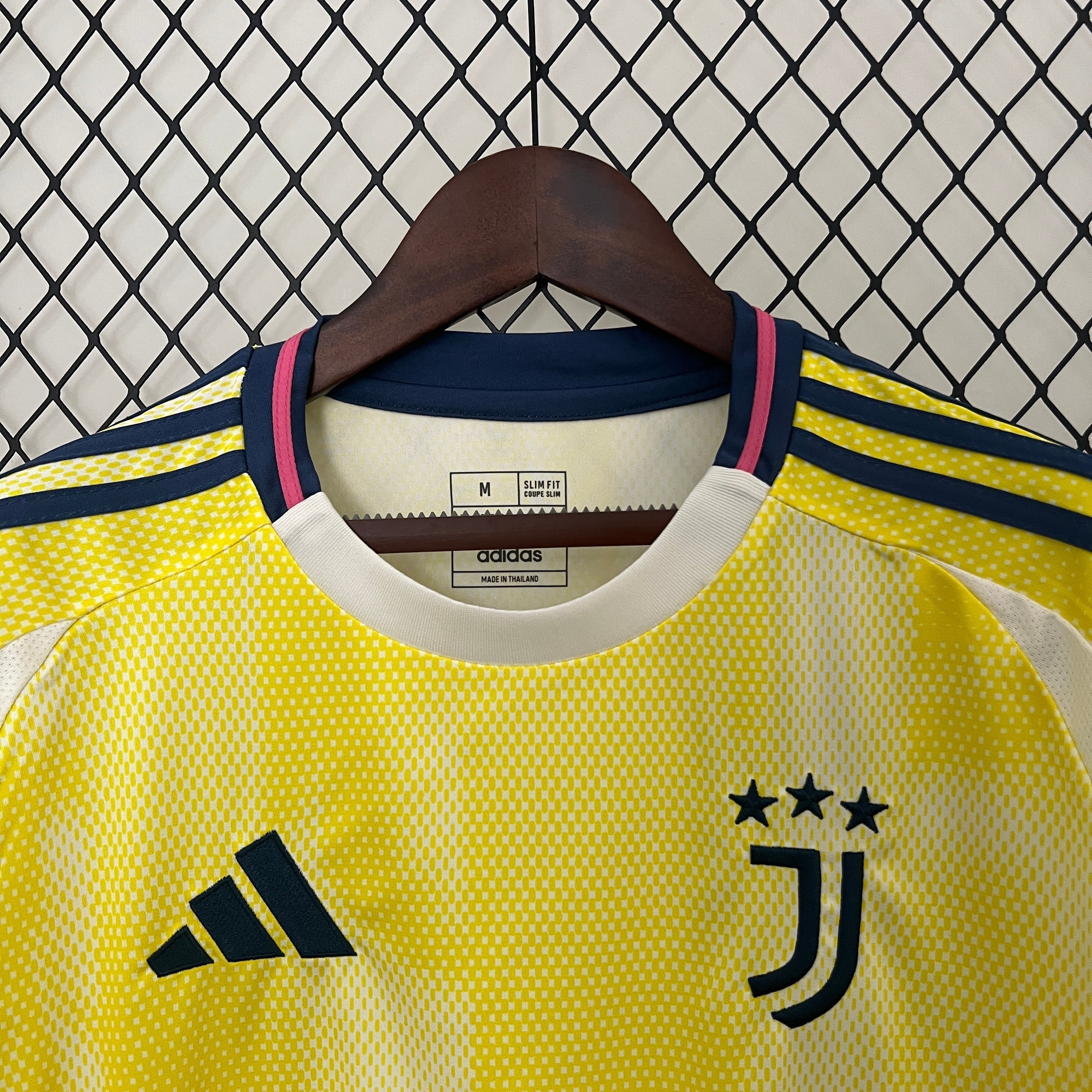 Juventus 24-25 Away