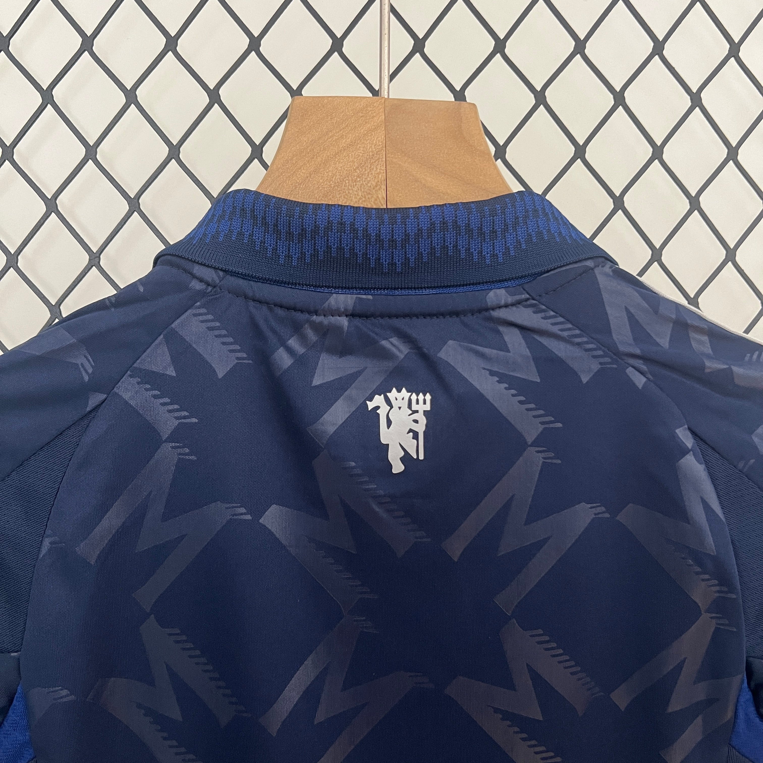 Manchester united 24 25 - Kids Football Kit Away