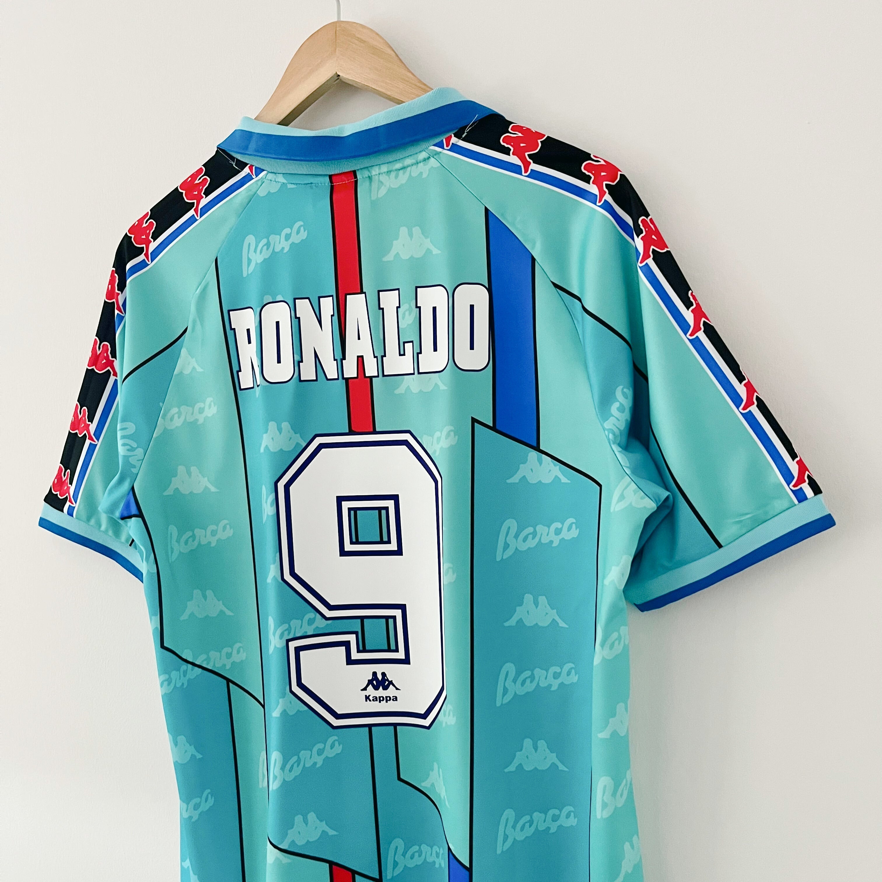 Retro Barcelona Shirt 1996-97 Away
