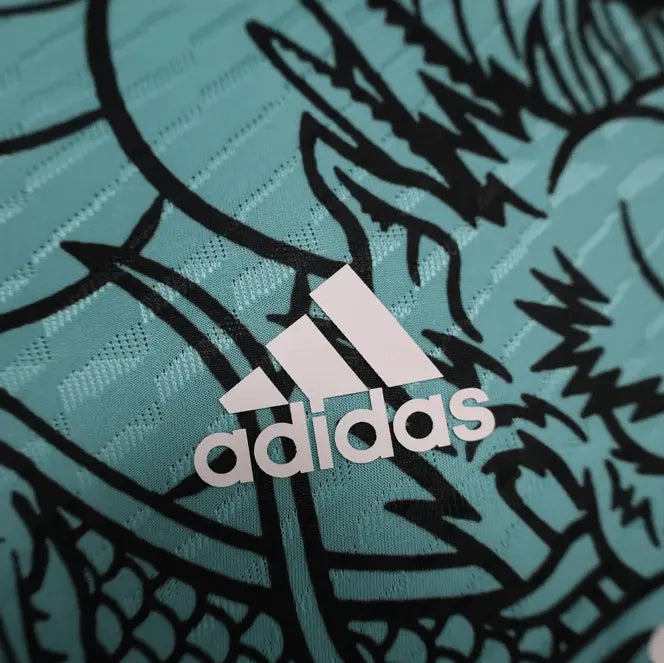 Real Madrid Trikot in der chinesischen Drachen-Edition