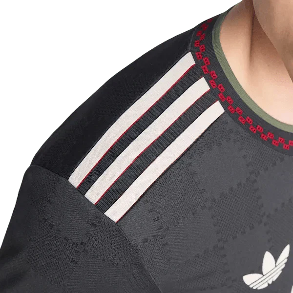 2025/26 Bayern München derde tenue