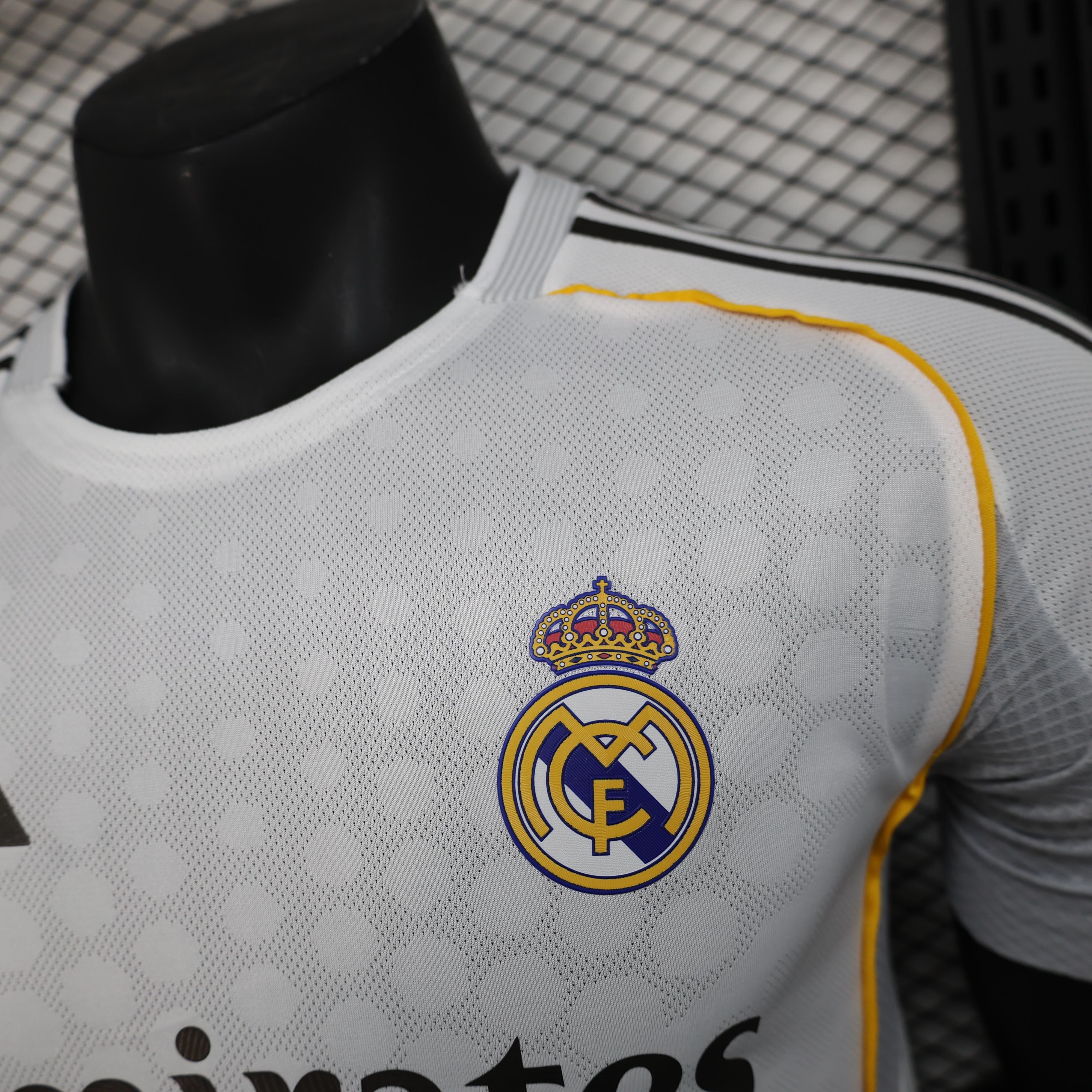 Real Madrid 2025-2026 thuistenue