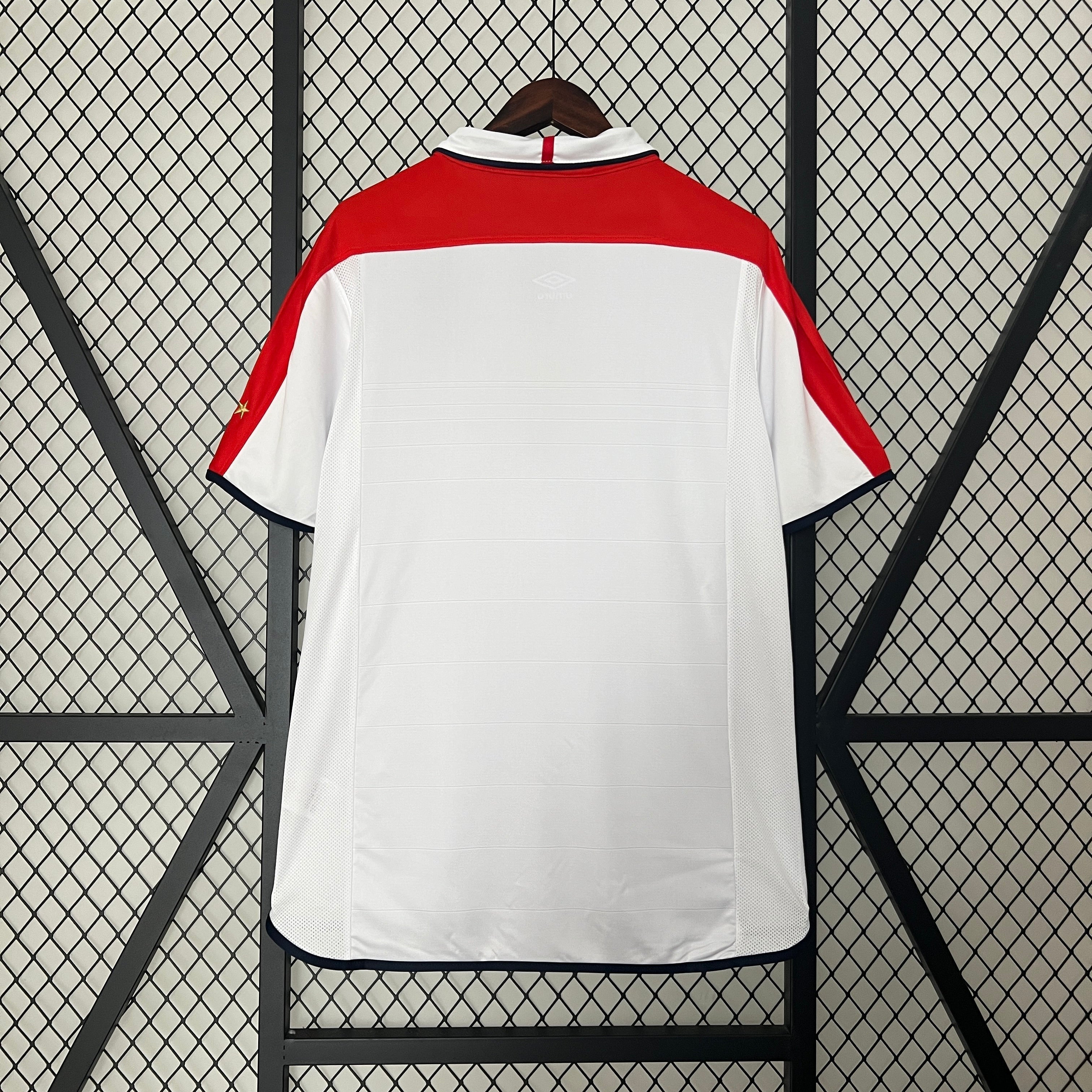 Engeland thuisshirt 2004