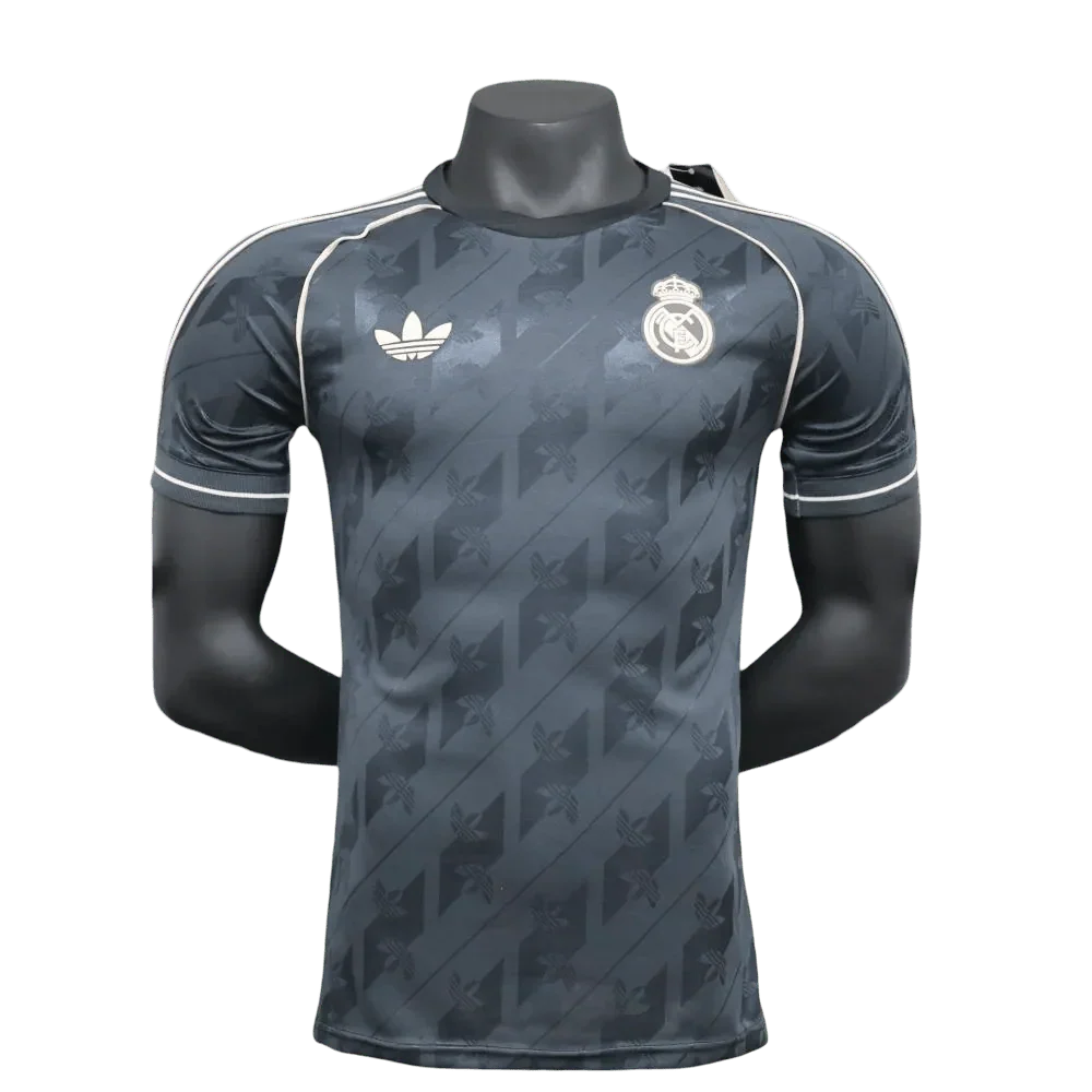 Schwarzes Real Madrid-Trikot in limitierter Auflage – Spielerversion
