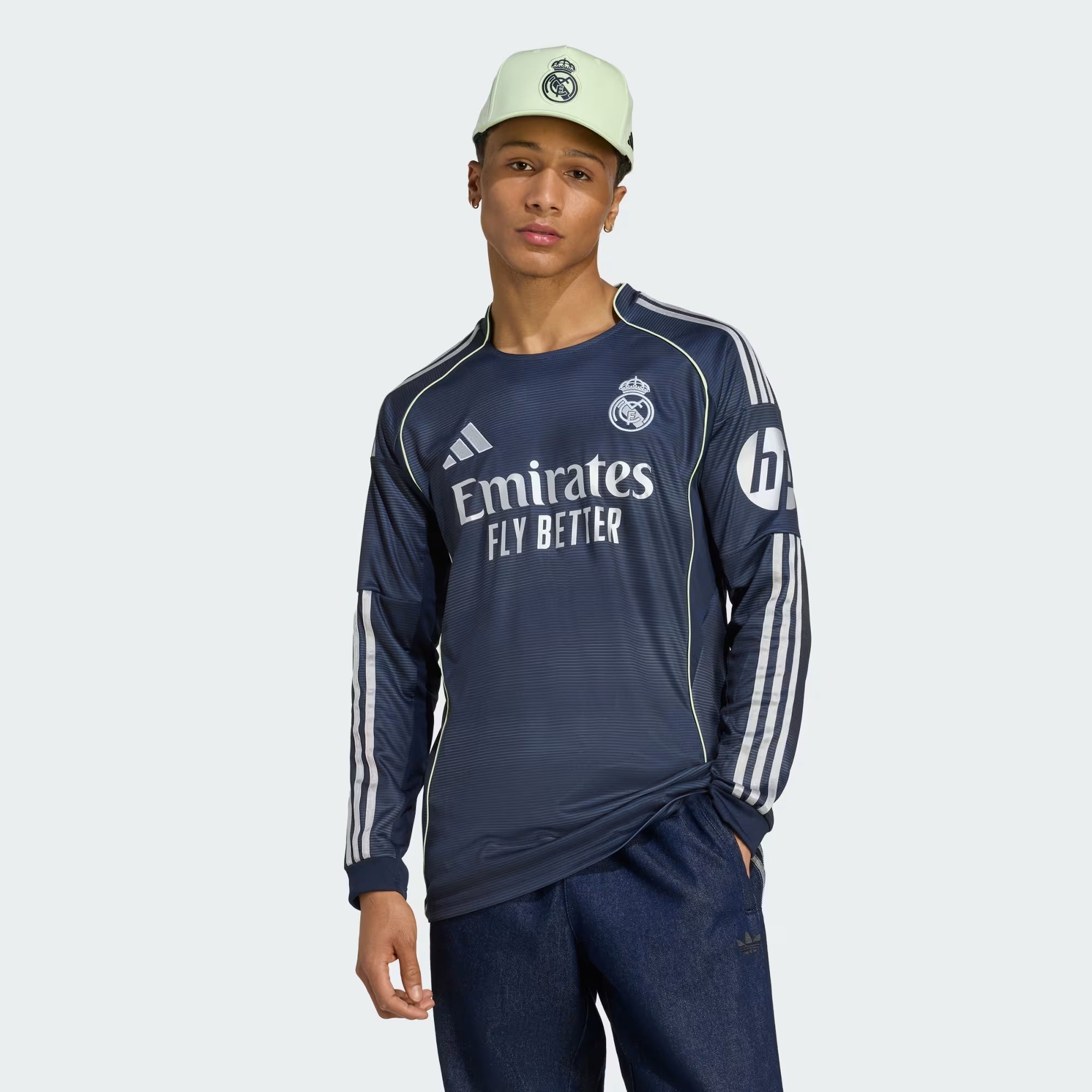 Real Madrid uittenue met lange mouwen 2025/26