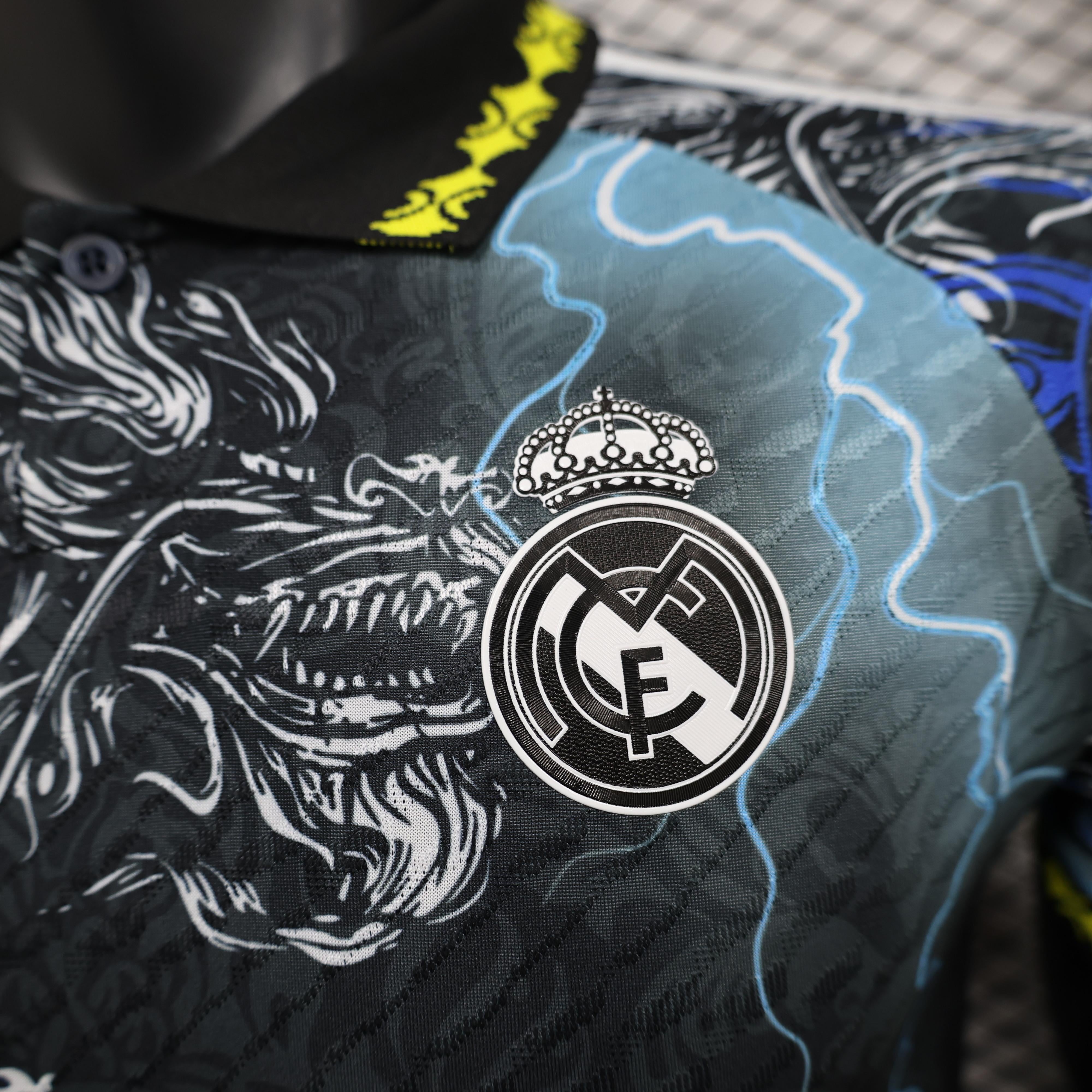 Real Madrid „Thunder Dragon“ Spezialtrikot