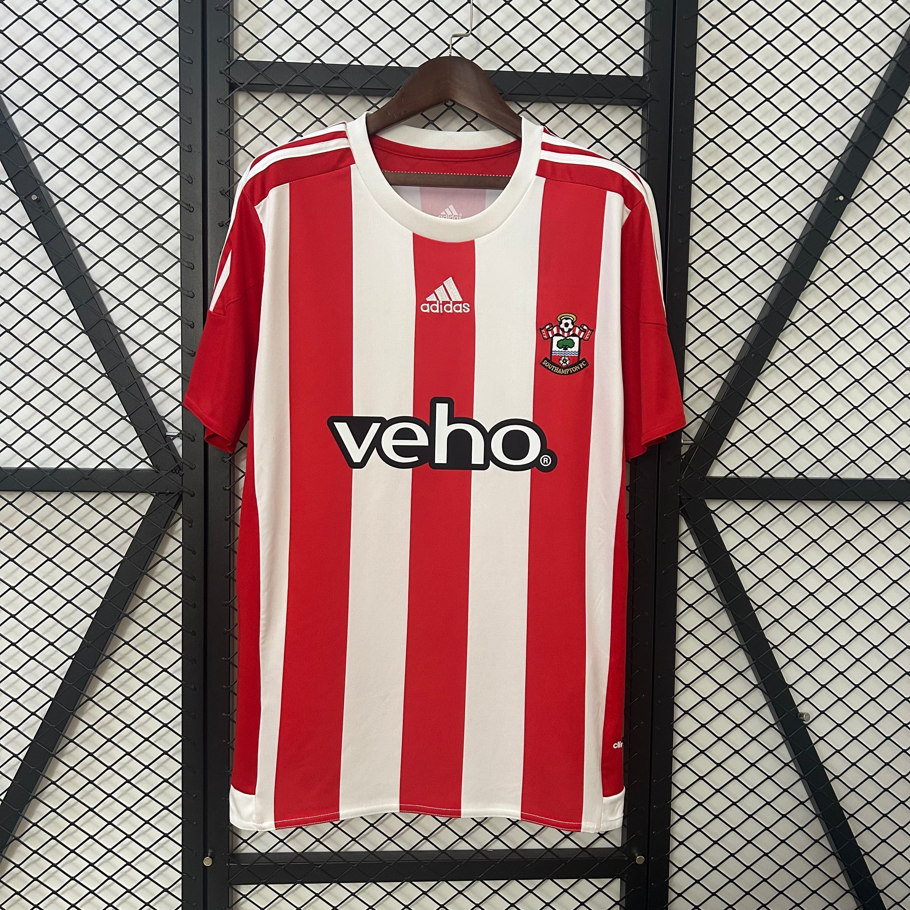 2015-2016 Southampton thuisshirt