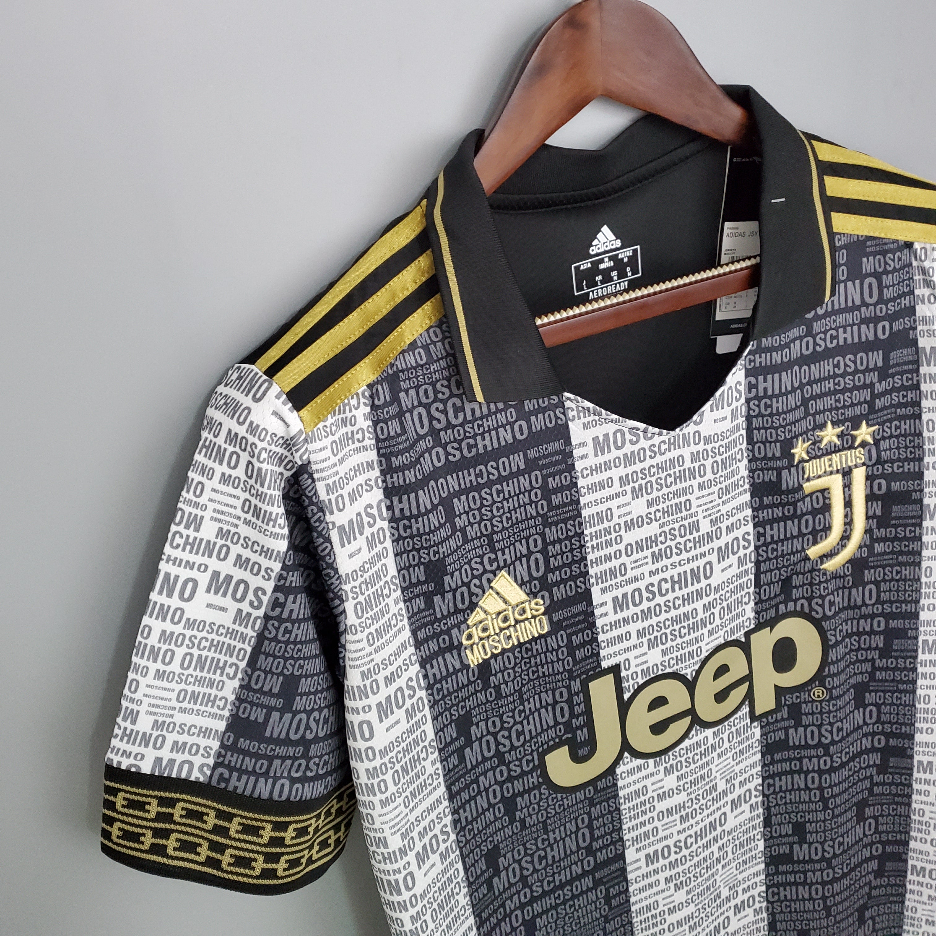 Juventus X Moschino Sonderdesign 21/22