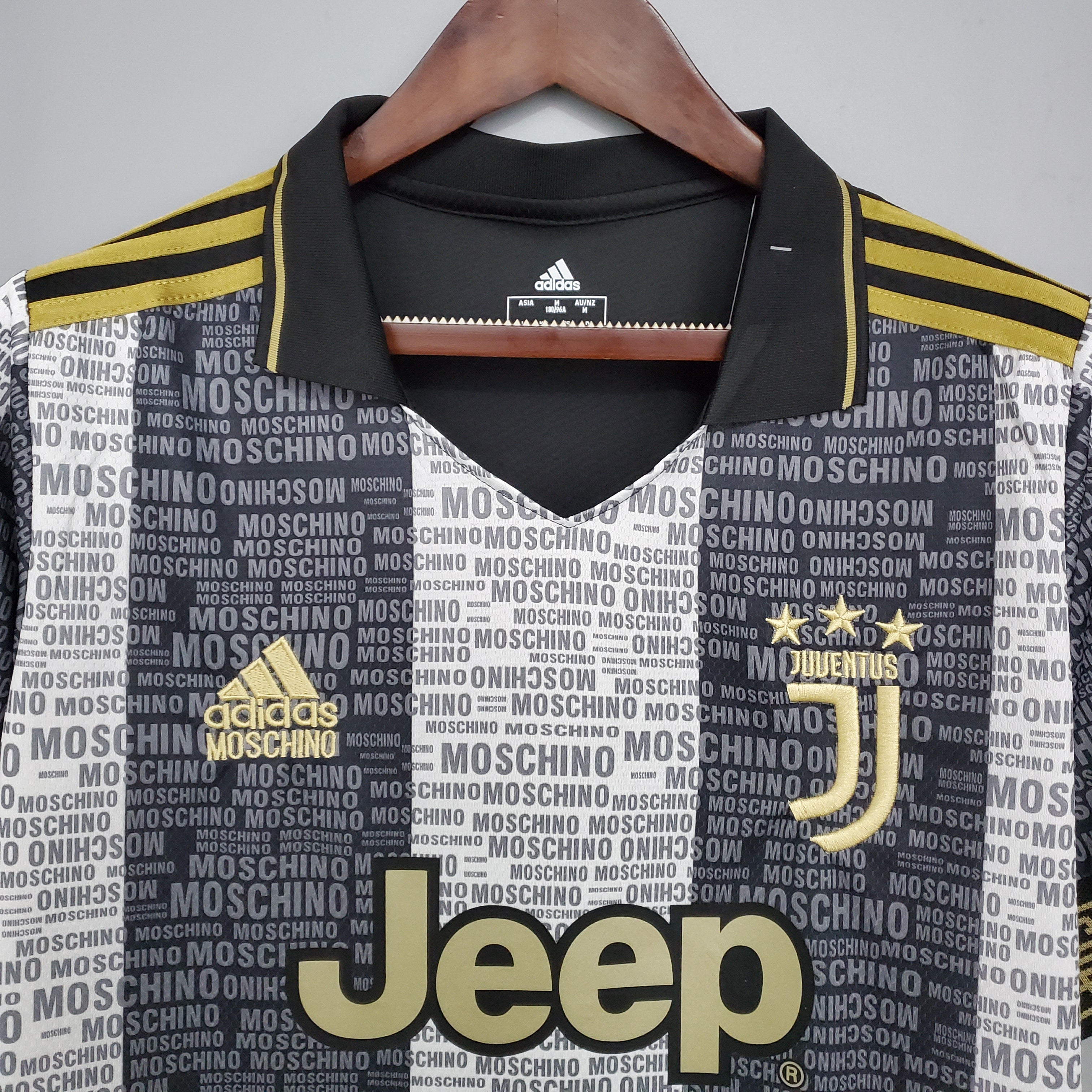 Juventus X Moschino Sonderdesign