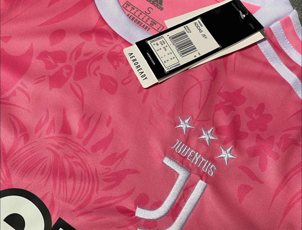 Juventus X Gucci, Rosa Special Edition pink