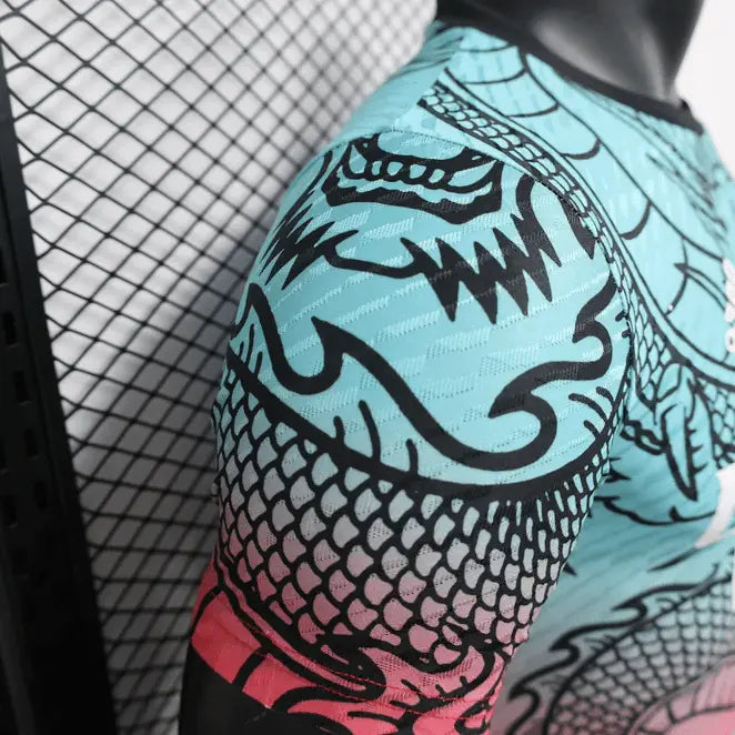 Real Madrid Trikot in der chinesischen Drachen-Edition