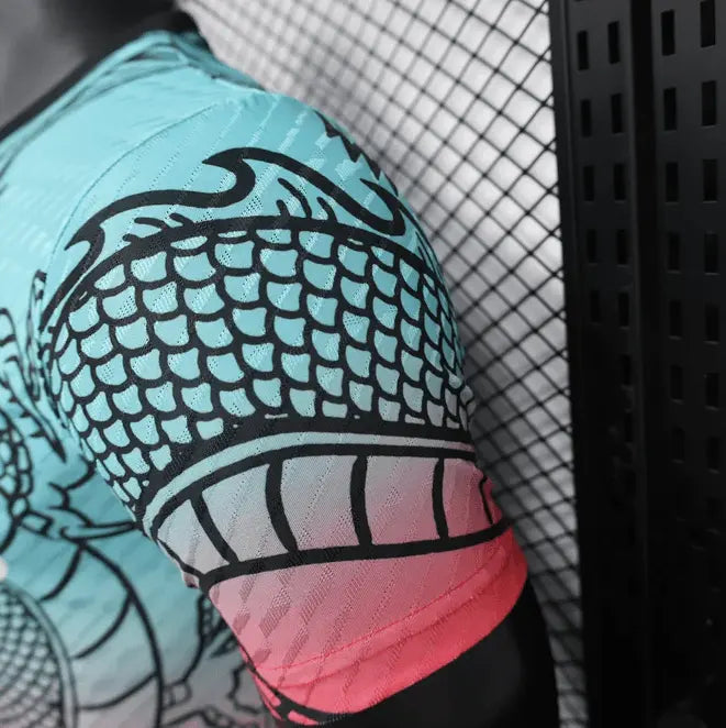 Real Madrid Trikot in der chinesischen Drachen-Edition