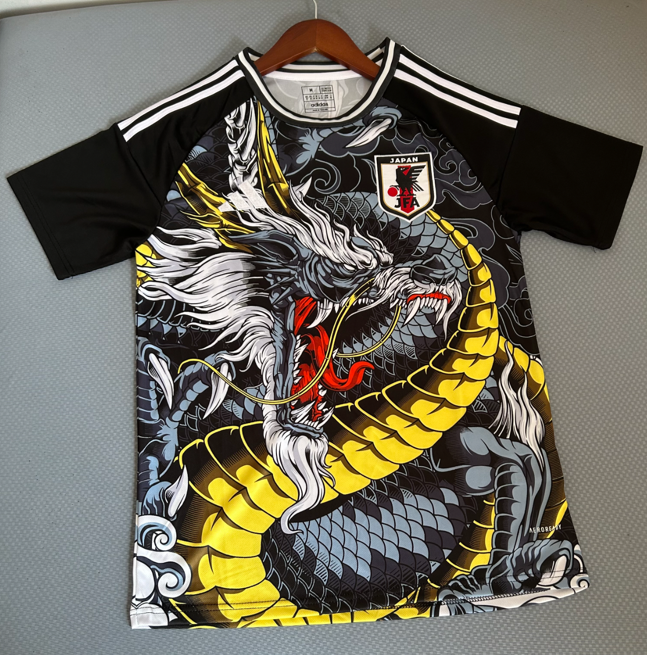 Japan Yellow Dragon 2025/2026 Sondereditionstrikot