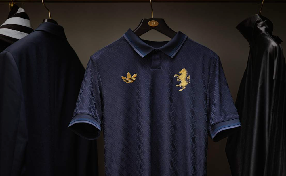 JUVENTUS 2024/25 DRITTES TRIKOTEN