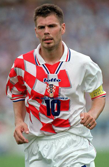 Croatia  Home Retro kit - 1998