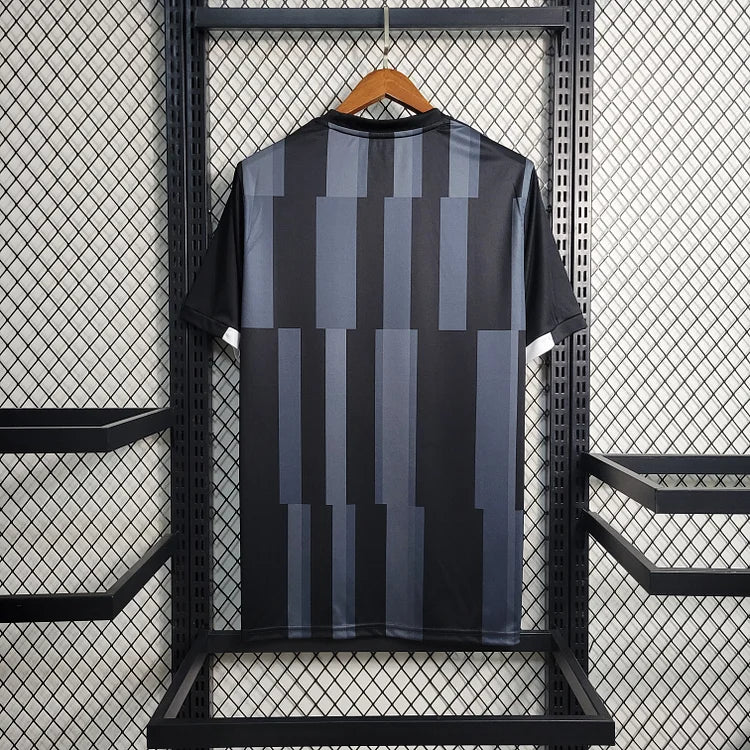 Speciaal shirt ter ere van het 130-jarig jubileum van Newcastle United 2023-2024