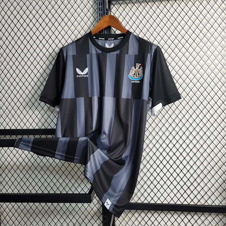 Speciaal shirt ter ere van het 130-jarig jubileum van Newcastle United 2023-2024