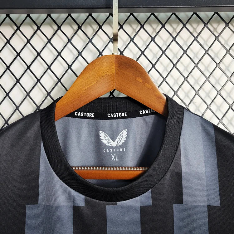 Speciaal shirt ter ere van het 130-jarig jubileum van Newcastle United 2023-2024