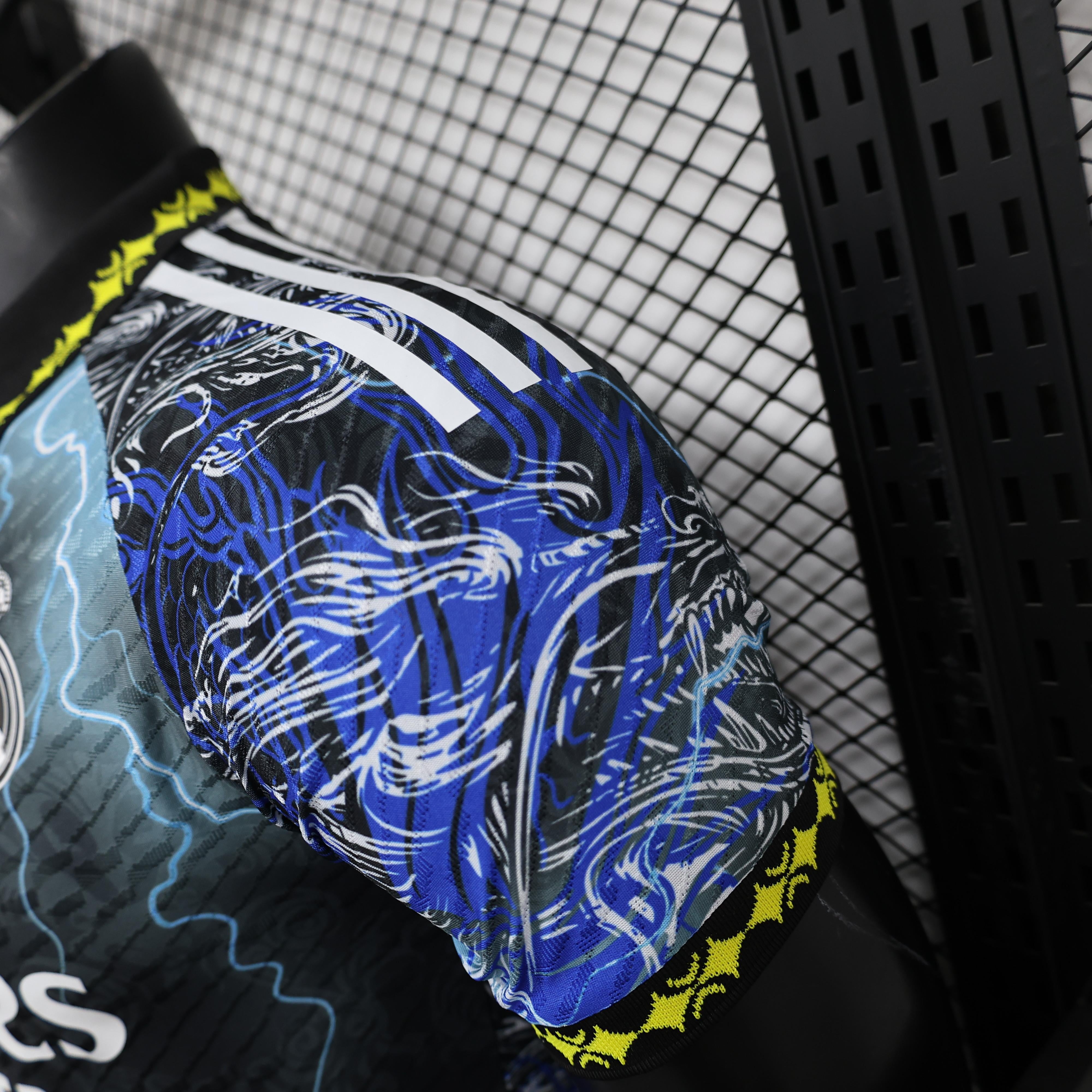 Real Madrid „Thunder Dragon“ Spezialtrikot