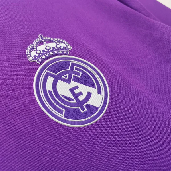 Retro Real Madrid 2016-17 Away Jersey